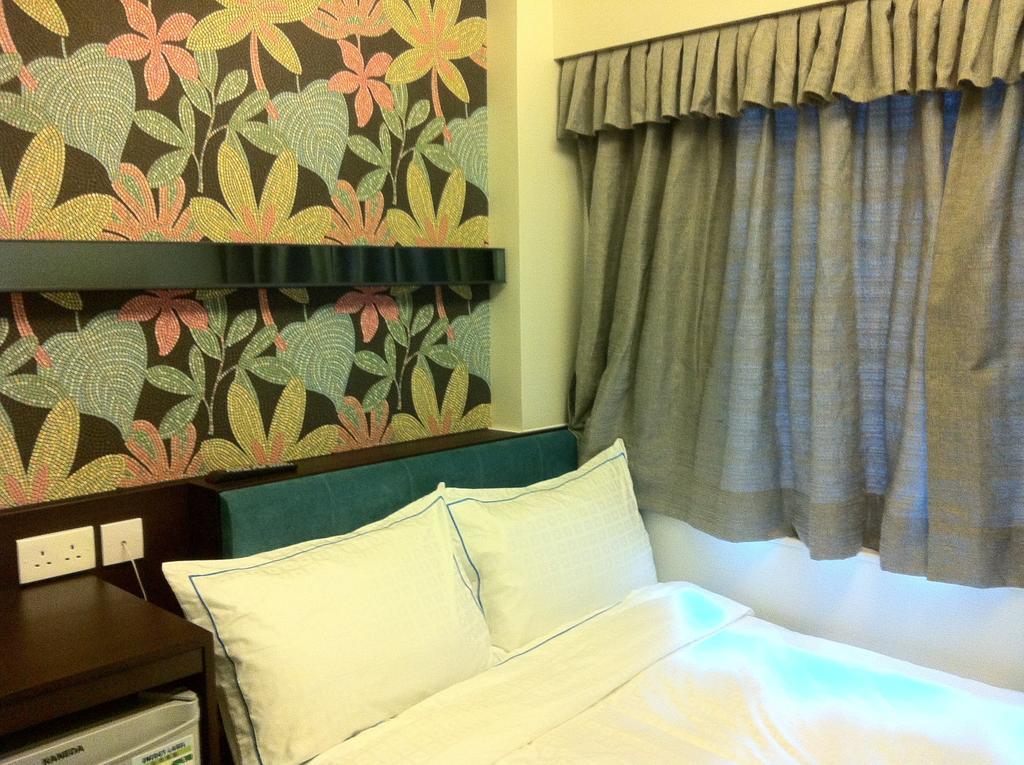 Seasons Hotel Хонконг Стая снимка
